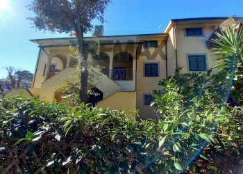 Casa all\'aperto - Villa a Schiera via Porto Venere
 
snc, Fiumicino - foto 2