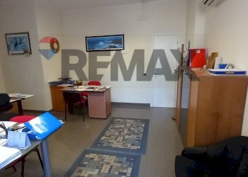 Hall / corridoio - Magazzino Via del Triangolo
 
33, Anzio - foto 9
