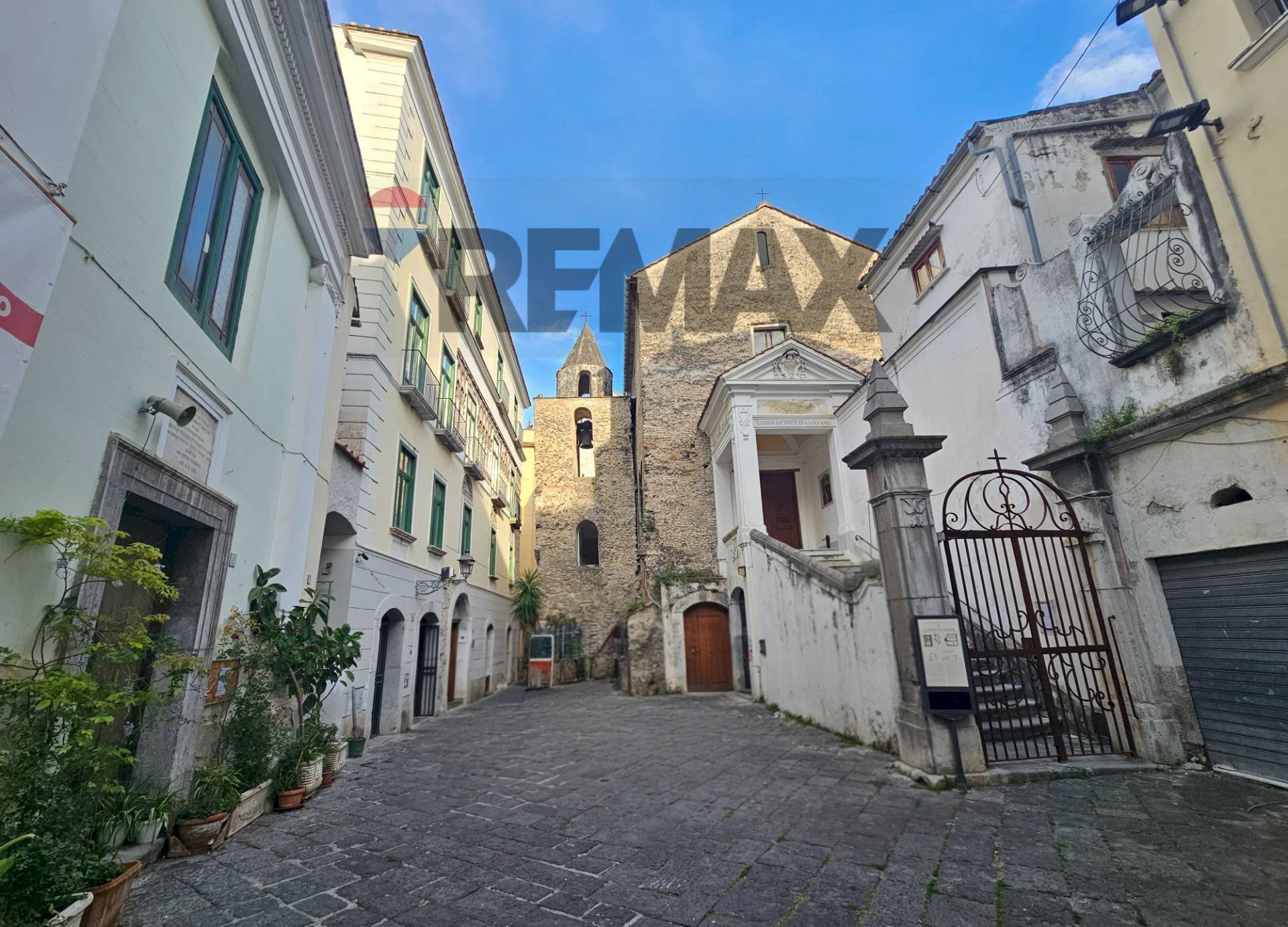 Edificio all\'aperto - Appartamento Via Larghetto san Pietro a Corte
 
7, Salerno - foto 1