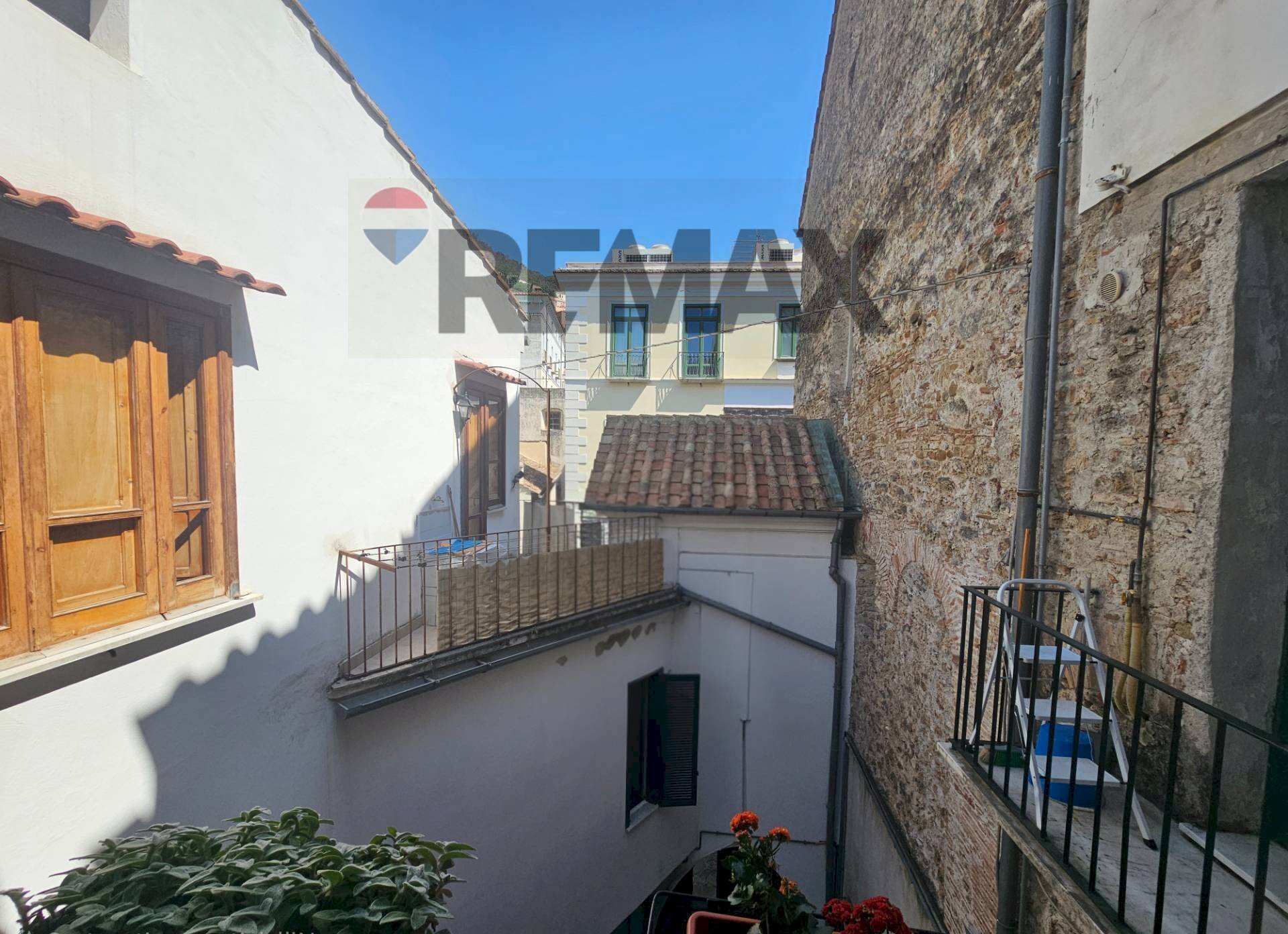 Edificio all\'aperto - Appartamento Via Larghetto san Pietro a Corte
 
7, Salerno - foto 2
