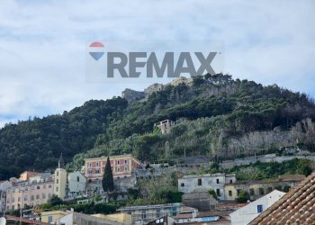 Vista delle montagne - Appartamento Via Larghetto san Pietro a Corte
 
7, Salerno - foto 8