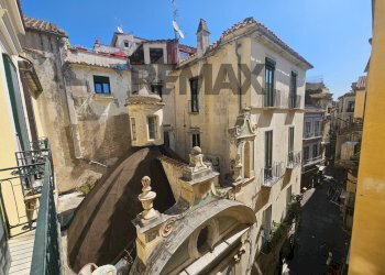 Edificio all\'aperto - Appartamento Via Larghetto san Pietro a Corte
 
7, Salerno - foto 9