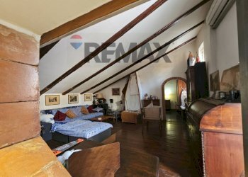 Soggiorno - Appartamento Via Larghetto san Pietro a Corte
 
7, Salerno - foto 42