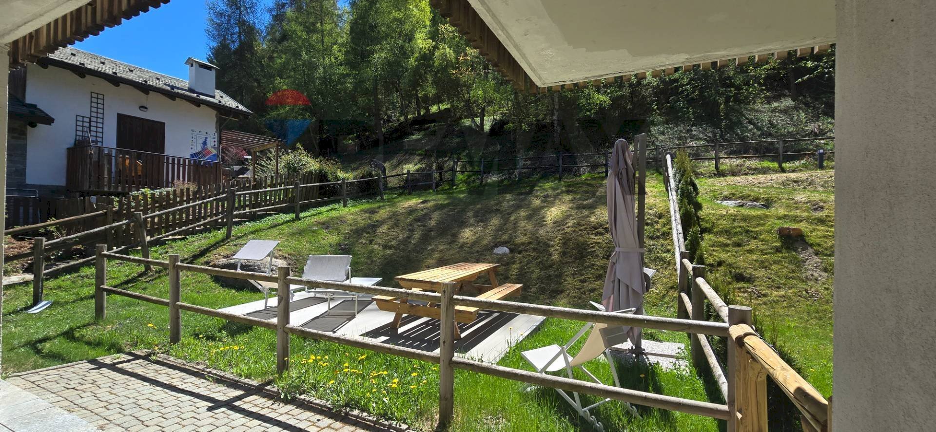 Giardino - Bilocale VIA CLEF
 
30, Aprica - foto 1
