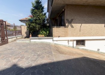 Terrazza - Villa Via Monsignor Castelli
 
17, Desio - foto 32