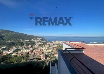 Edificio all\'aperto - Casa semi indipendente VIA RAFFELE BOSCO
 
180, Vico Equense - foto 5