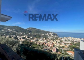 Vista delle montagne - Casa semi indipendente VIA RAFFELE BOSCO
 
180, Vico Equense - foto 8
