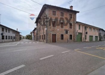 Edificio all\'aperto - Trilocale Via Della Chiesa
 
2, Morsano al Tagliamento - foto 14