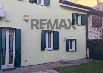 Casa all\'aperto - Villa a Schiera Via Fratelli Bandiera
 
137, Sermide e Felonica - foto 1