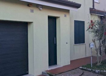 Edificio all\'aperto - Villa a Schiera Via Fratelli Bandiera
 
137, Sermide e Felonica - foto 24