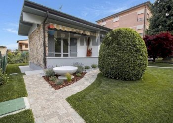 Giardino - Villa via leonardo da vinci
 
38, Valbrembo - foto 5