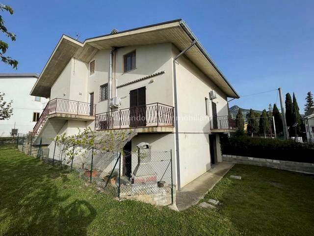 Foto 2 - Casa semi indipendente Viale rimembranza
 
14, Civitella Casanova - foto 2