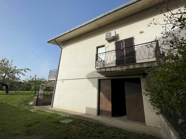 Foto 3 - Casa semi indipendente Viale rimembranza
 
14, Civitella Casanova - foto 3