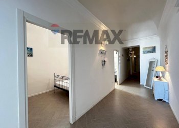 Hall / corridoio - Four-room apartment Via Tenente Alessandro Petrone
 
10, Vieste - photo 9