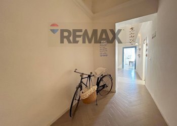 Hall / corridoio - Four-room apartment Via Tenente Alessandro Petrone
 
10, Vieste - photo 11