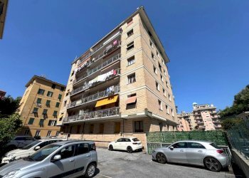 Quadrilocale Via Bolzaneto, Genova (zona Bolzaneto) - foto 1