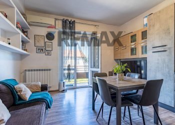 Sala da pranzo - Trilocale Via Cesare Battisti
 
70, Locate Varesino - foto 1