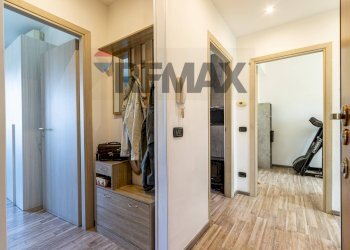 Hall / corridoio - Trilocale Via Cesare Battisti
 
70, Locate Varesino - foto 9