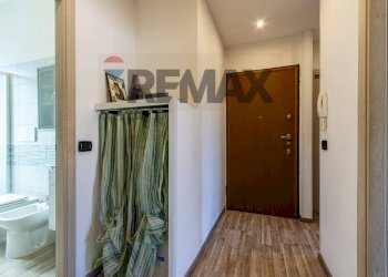 Hall / corridoio - Trilocale Via Cesare Battisti
 
70, Locate Varesino - foto 10