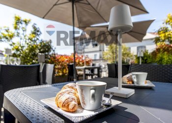 Terrazza - Commercial Activity Via Vittorio Veneto
 
2, Villa Guardia - photo 4