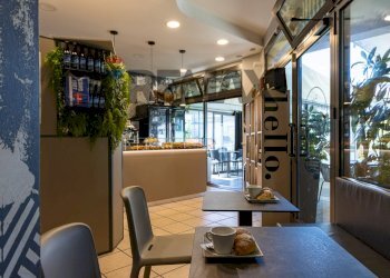 Ricezione / Lobby - Commercial Activity Via Vittorio Veneto
 
2, Villa Guardia - photo 23