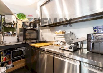 Cucina - Commercial Activity Via Vittorio Veneto
 
2, Villa Guardia - photo 25