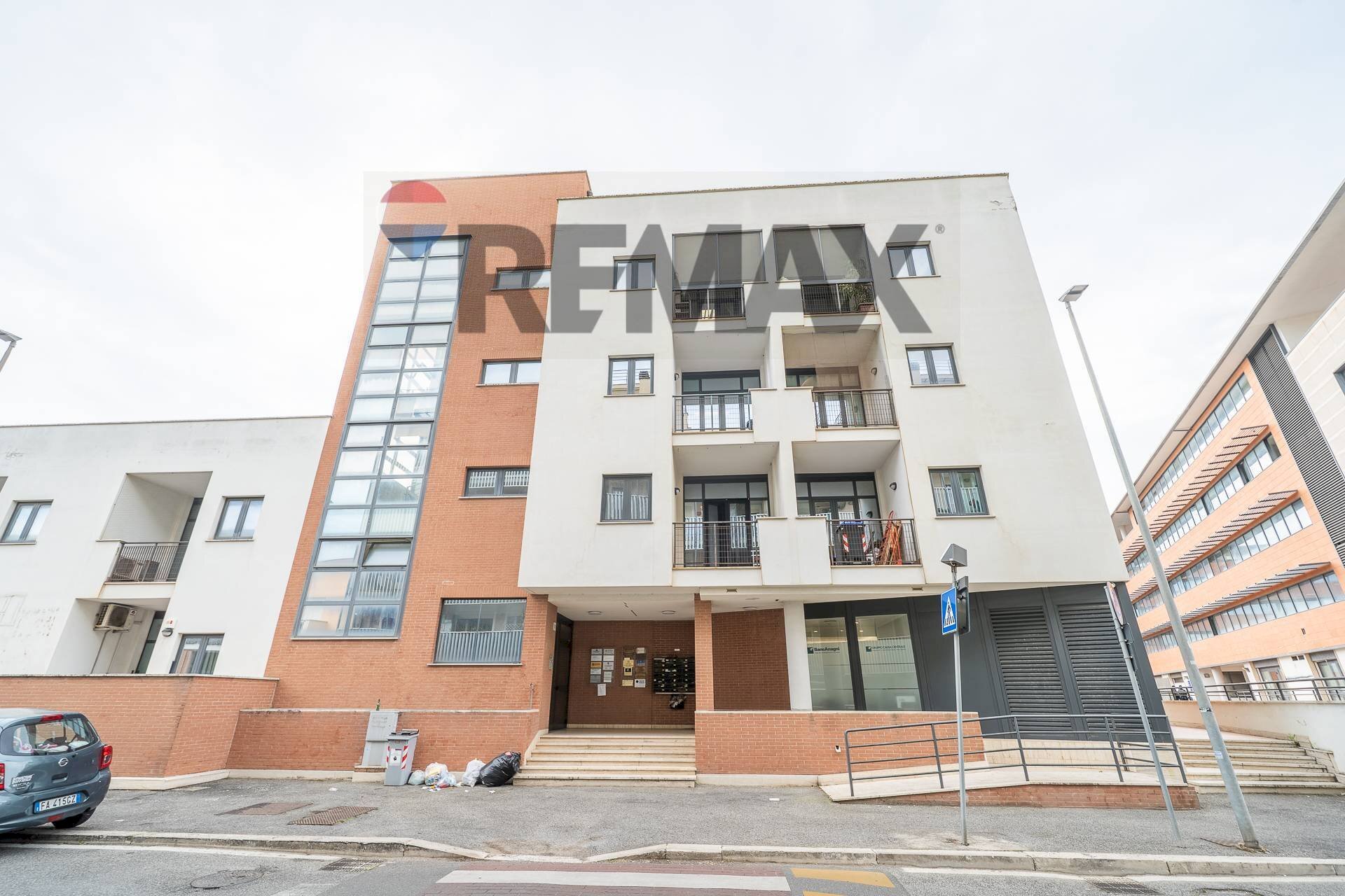 Edificio all\'aperto - Office Via Enrico Berlinguer, Fiumicino - photo 1