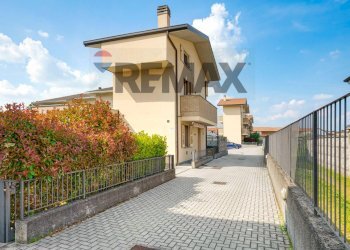 Casa all\'aperto - Villa a Schiera VIA MAGELLANO
 
9, Magnago - foto 1