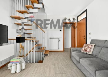 Soggiorno - Villa a Schiera VIA MAGELLANO
 
9, Magnago - foto 6