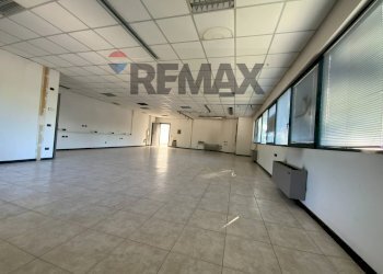 Uffcio altro lato - Office Via Sempione
 
37, Vergiate - photo 5