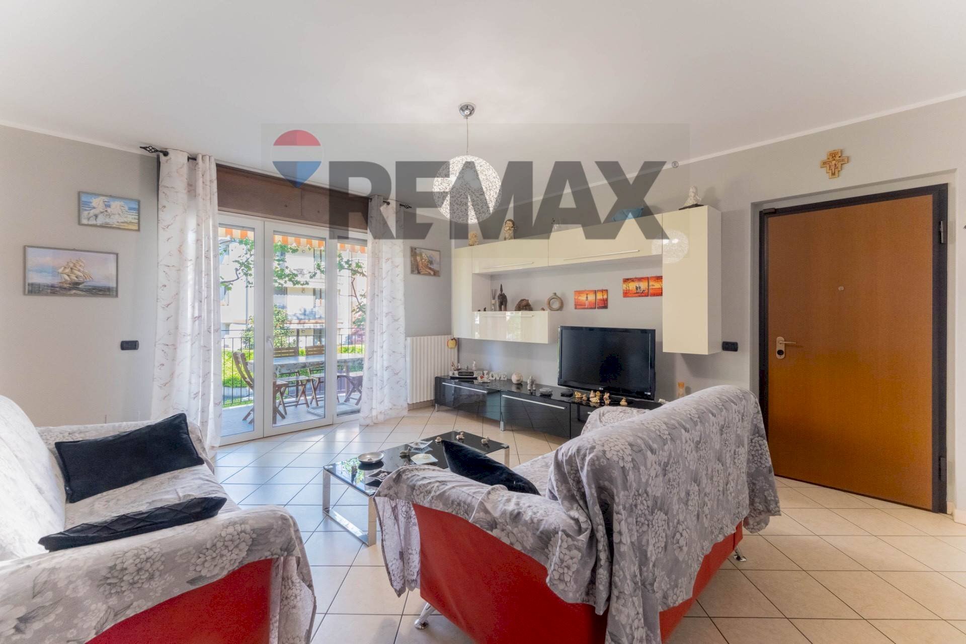 Soggiorno - Trilocale via carreggia
 
105b, Cardano al Campo - foto 2