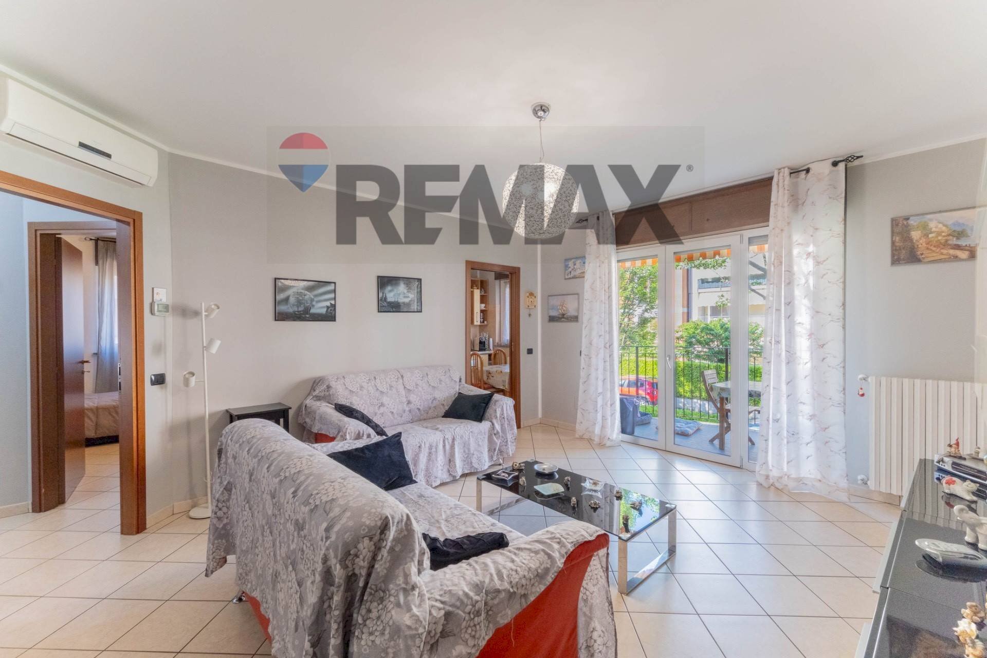 Soggiorno - Trilocale via carreggia
 
105b, Cardano al Campo - foto 3