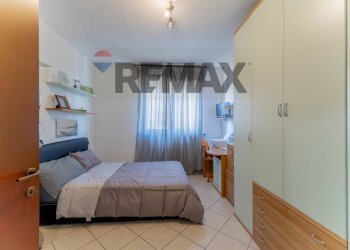 Camera / camera da letto - Trilocale via carreggia
 
105b, Cardano al Campo - foto 18