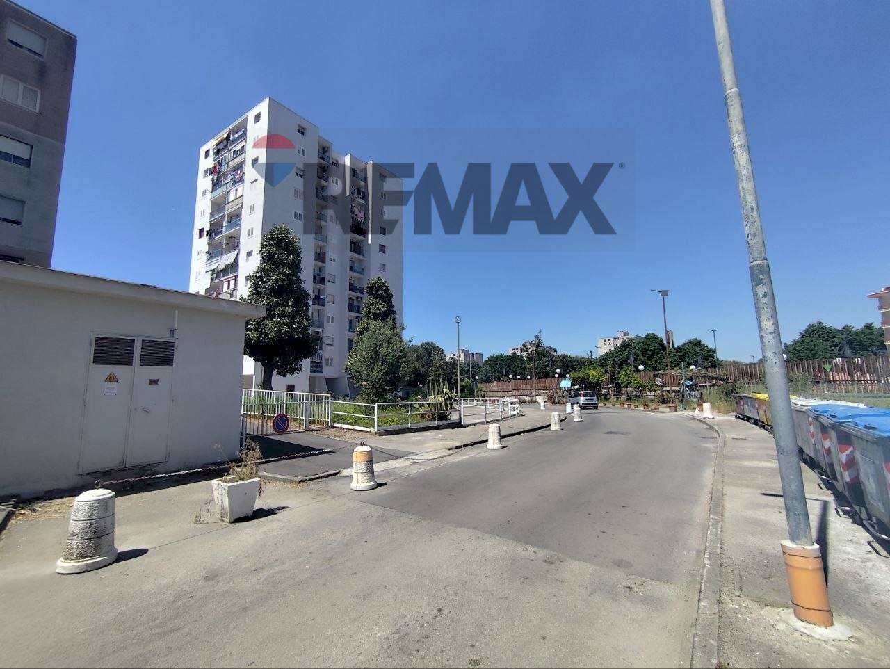 Edificio all\'aperto - Quadrilocale Viale Della Resistenza
 
167, Napoli - foto 1
