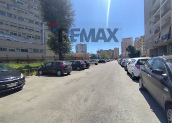 Edificio all\'aperto - Quadrilocale Viale Della Resistenza
 
167, Napoli - foto 3