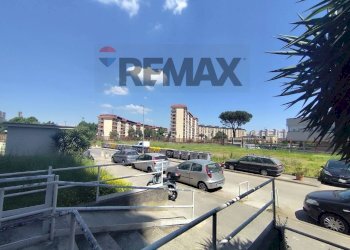 Edificio all\'aperto - Quadrilocale Viale Della Resistenza
 
167, Napoli - foto 5