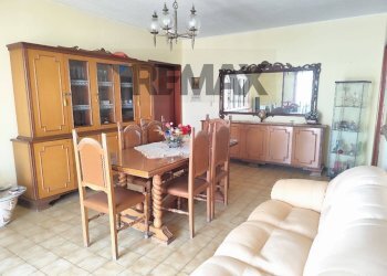 Sala da pranzo - Quadrilocale Viale Della Resistenza
 
167, Napoli - foto 12