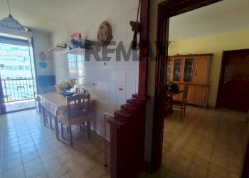 Sala da pranzo - Quadrilocale Viale Della Resistenza
 
167, Napoli - foto 16