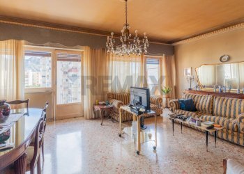 Soggiorno - Appartamento via Empedocle Restivo
 
28, Palermo - foto 4