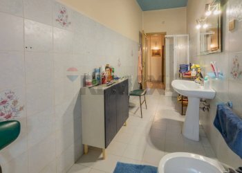 Bagno - Appartamento via Empedocle Restivo
 
28, Palermo - foto 32