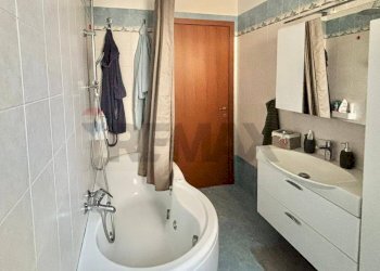 Bagno - Bilocale Via Henry Dunant
 
4, Lonate Pozzolo - foto 10