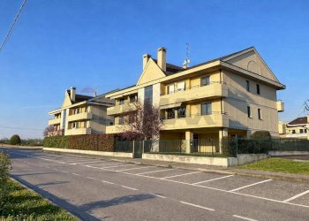 Edificio all\'aperto - Bilocale Via Henry Dunant
 
4, Lonate Pozzolo - foto 11