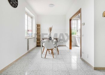 Sala da pranzo - Three-room apartment Caronno Pertusella - photo 2