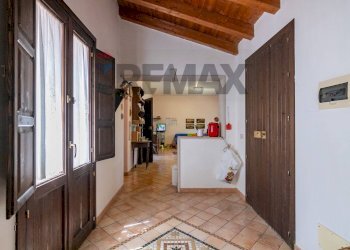 Hall / corridoio - Apartment Chiaramonte Gulfi - photo 11