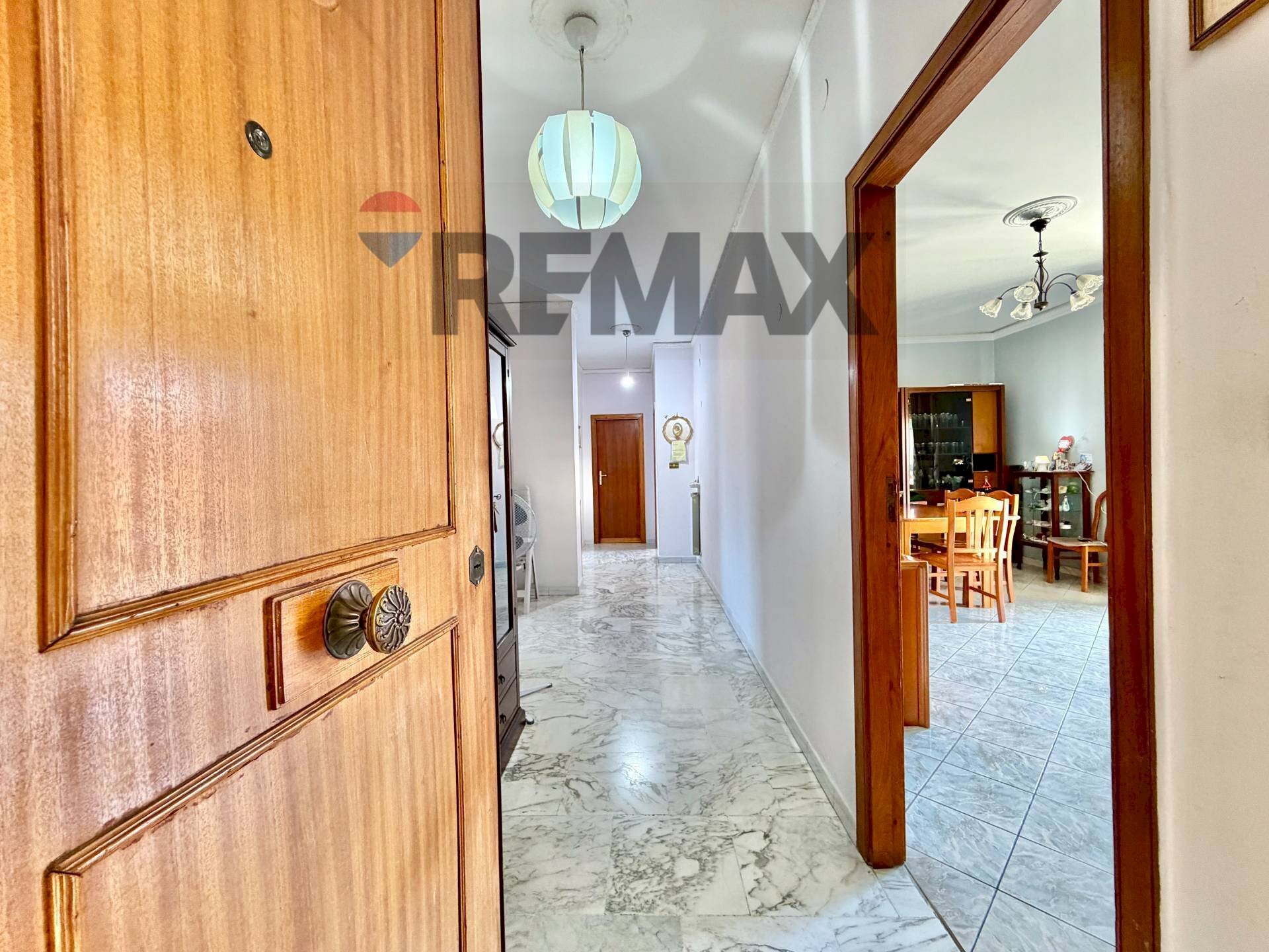 Hall / corridoio - Four-room apartment VIALE DELLA REPUBBLICA
 
23, Villaricca - photo 3