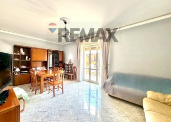 Sala da pranzo - Four-room apartment VIALE DELLA REPUBBLICA
 
23, Villaricca - photo 5