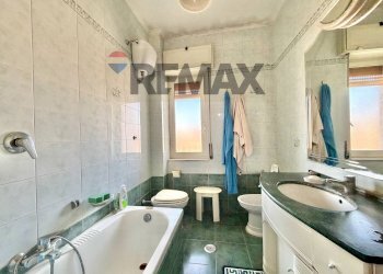 Bagno - Four-room apartment VIALE DELLA REPUBBLICA
 
23, Villaricca - photo 28