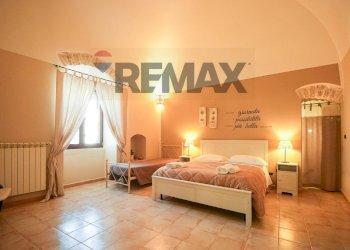 Camera / camera da letto - Independent house corso Umberto I
 
100, Toritto - photo 8