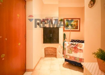 Hall / corridoio - Independent house corso Umberto I
 
100, Toritto - photo 17