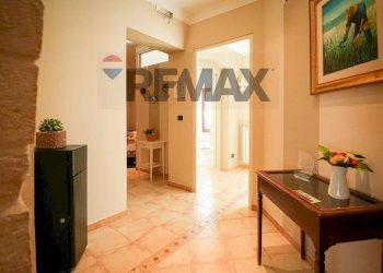 Hall / corridoio - Independent house corso Umberto I
 
100, Toritto - photo 18